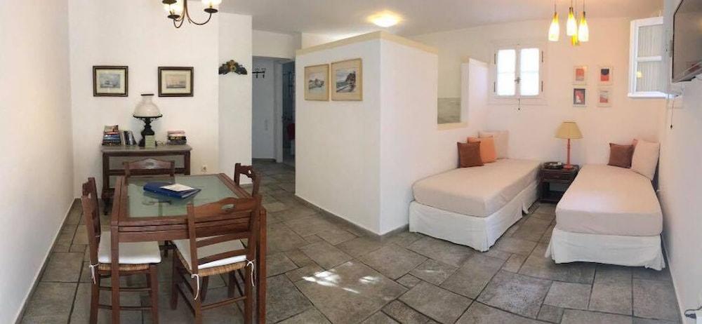 Villa Nika Spetses Town Екстер'єр фото